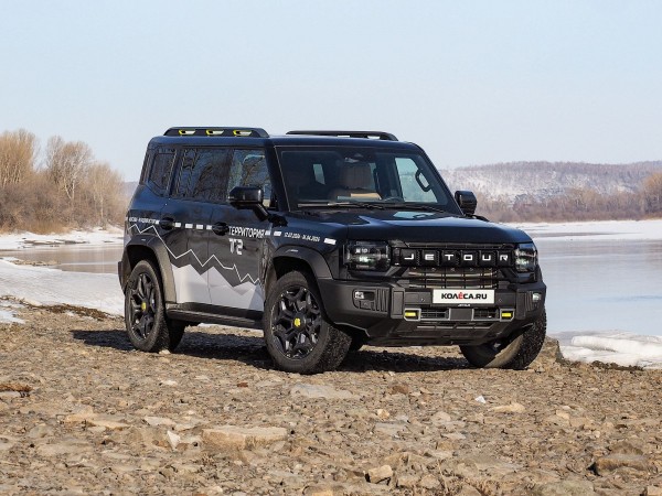 Непробиваемая подвеска, мощный мотор и сенсорный хаос: экспедиционный тест-драйв Jetour T2