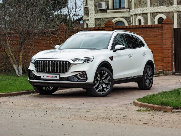 Пассажирский простор и премиальные нестыковки: тест-драйв Hongqi HS5 Пассажирский простор и премиальные нестыковки: тест-драйв Hongqi HS5