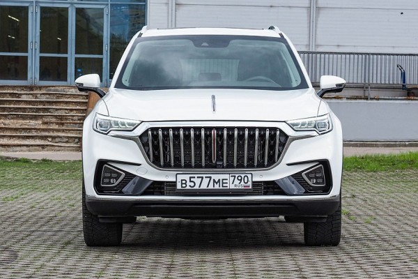 Пассажирский простор и премиальные нестыковки: тест-драйв Hongqi HS5 Пассажирский простор и премиальные нестыковки: тест-драйв Hongqi HS5