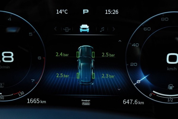 Пассажирский простор и премиальные нестыковки: тест-драйв Hongqi HS5 Пассажирский простор и премиальные нестыковки: тест-драйв Hongqi HS5