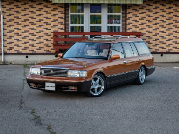 Рама, JZ и богатейшая комплектация: опыт владения Toyota Crown VIII 1992 года