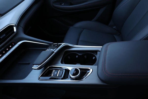 Тест-драйв Changan Uni-T: космический дизайн и земное несовершенство