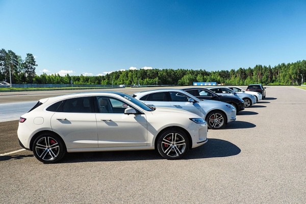 Танцы на воде: Академия интеллектуального вождения Seres на автополигоне ФСО Танцы на воде: Академия интеллектуального вождения Seres на автополигоне ФСО