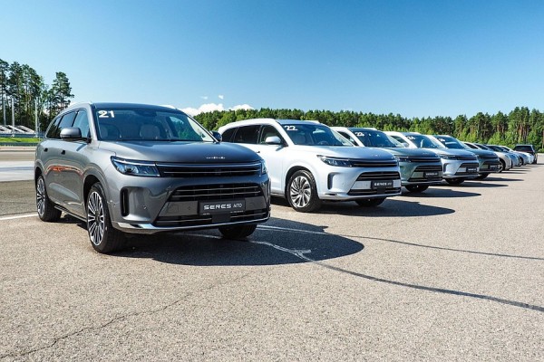 Танцы на воде: Академия интеллектуального вождения Seres на автополигоне ФСО Танцы на воде: Академия интеллектуального вождения Seres на автополигоне ФСО