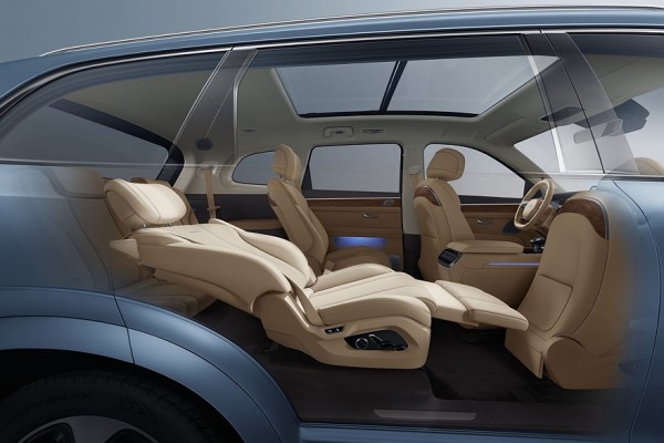 Танцы на воде: Академия интеллектуального вождения Seres на автополигоне ФСО Танцы на воде: Академия интеллектуального вождения Seres на автополигоне ФСО