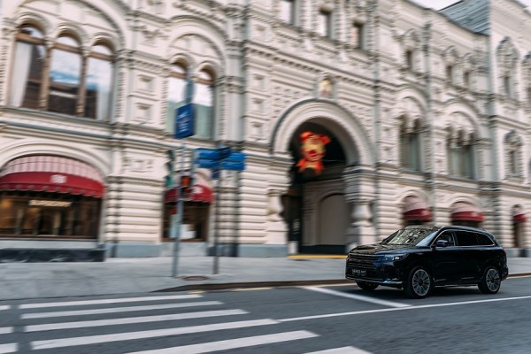 Танцы на воде: Академия интеллектуального вождения Seres на автополигоне ФСО Танцы на воде: Академия интеллектуального вождения Seres на автополигоне ФСО