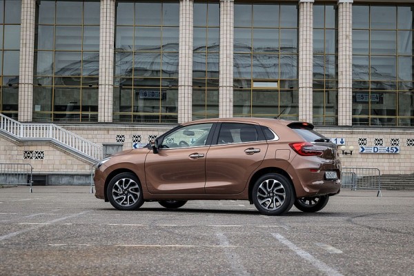 Японец с индийским акцентом: тест-драйв Suzuki Baleno Японец с индийским акцентом: тест-драйв Suzuki Baleno