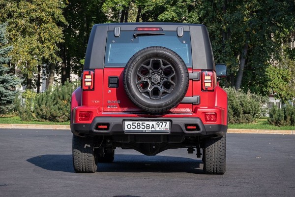 Тест-драйв BAIC BJ40: дизель или бензин?