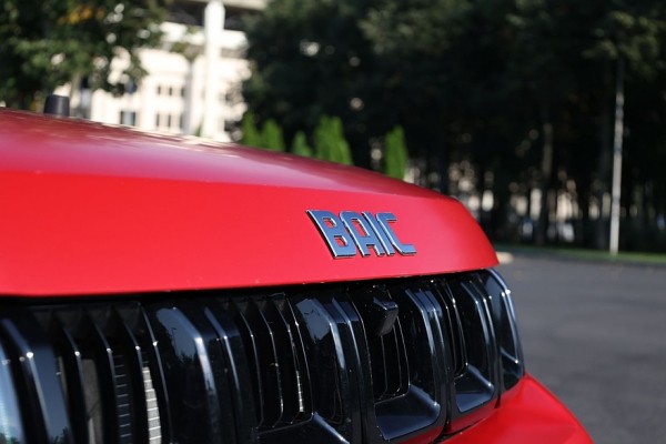 Тест-драйв BAIC BJ40: дизель или бензин?