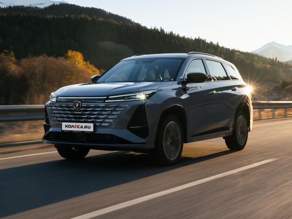 Два литра, 8 ступеней и противоречивая подвеска: тест-драйв нового Changan CS75 Plus Два литра, 8 ступеней и противоречивая подвеска: тест-драйв нового Changan CS75 Plus